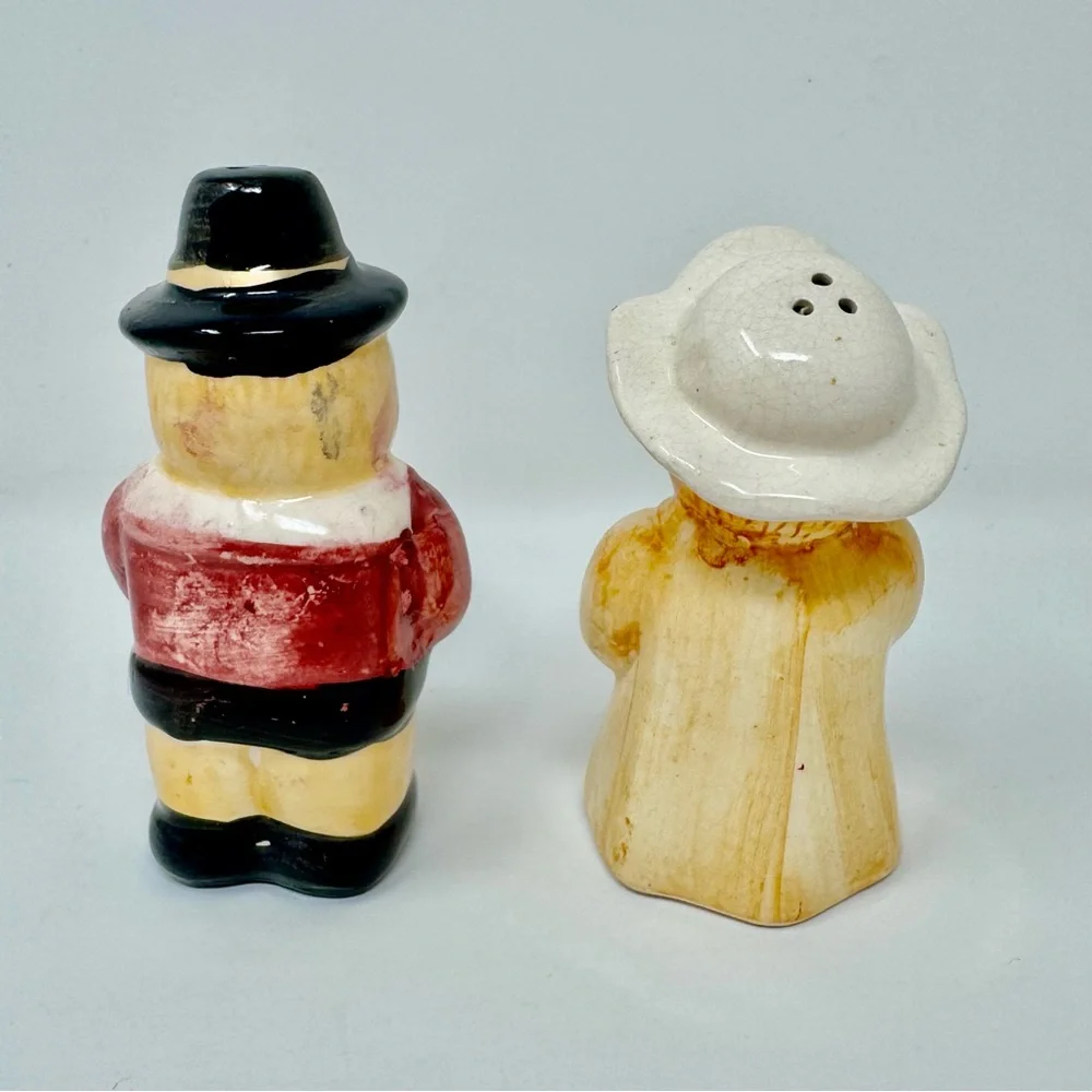 Vintage Pilgrim Couple Thanksgiving Salt & Pepper Shakers Holiday Table Décor